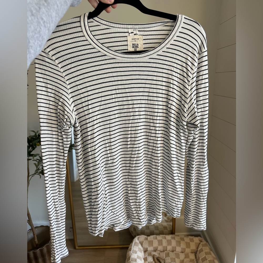Women’s Billabong soft and sexy, open back t shirt